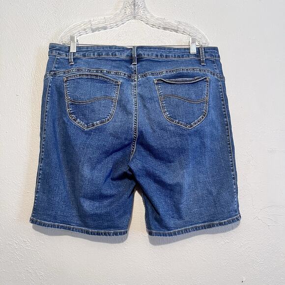Lee Riders Shape‎ Illusions Slim Fit Midrise Bermuda Denim Jean Shorts Size 20M - Picture 2 of 7